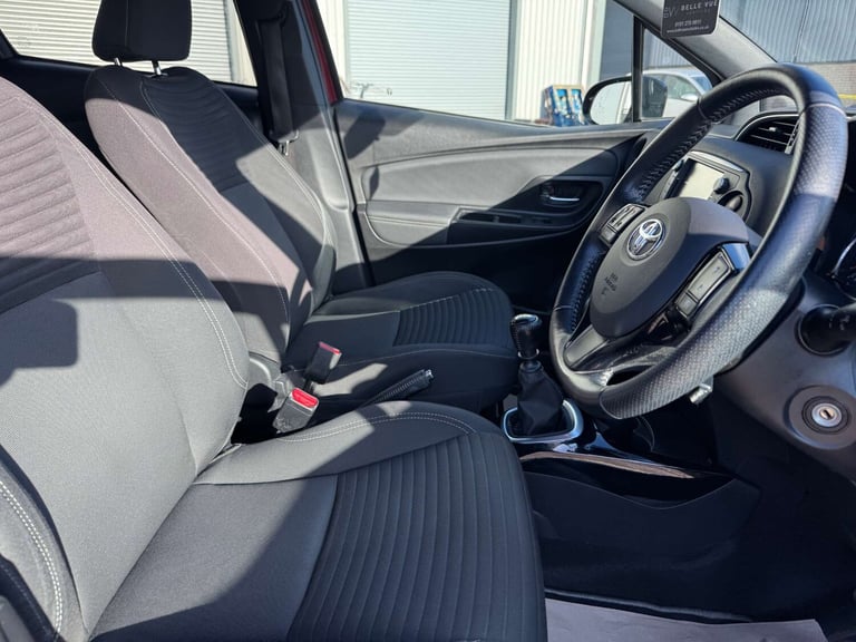 2017 Toyota Yaris 1.3 Yaris Design VVT-i 5dr - NATIONAL DELIVERY* Hatchback Petrol Manual