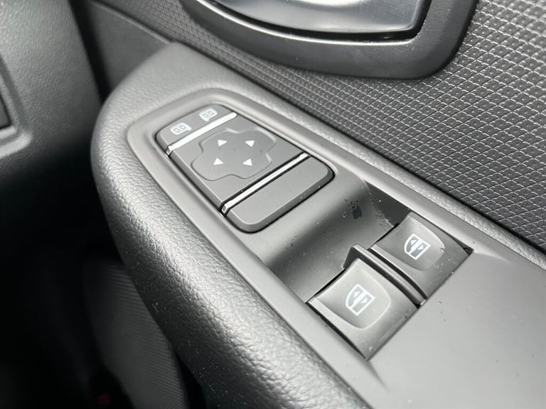 2018 Renault Clio PLAY DCI Hatchback Diesel Automatic