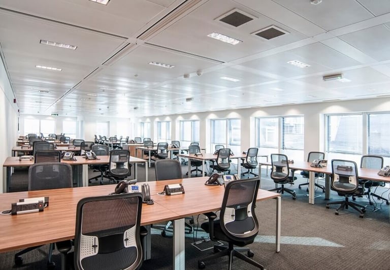 *Fenchurch Street* Private Serviced Offices: Units from 4 to 50 desks for rent EC3