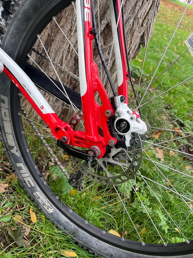 Full suspension mountain bike 