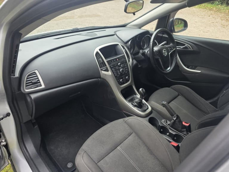 2012 Vauxhall Astra 1.3 CDTi 16V ecoFLEX Exclusiv 5dr ESTATE Diesel Manual