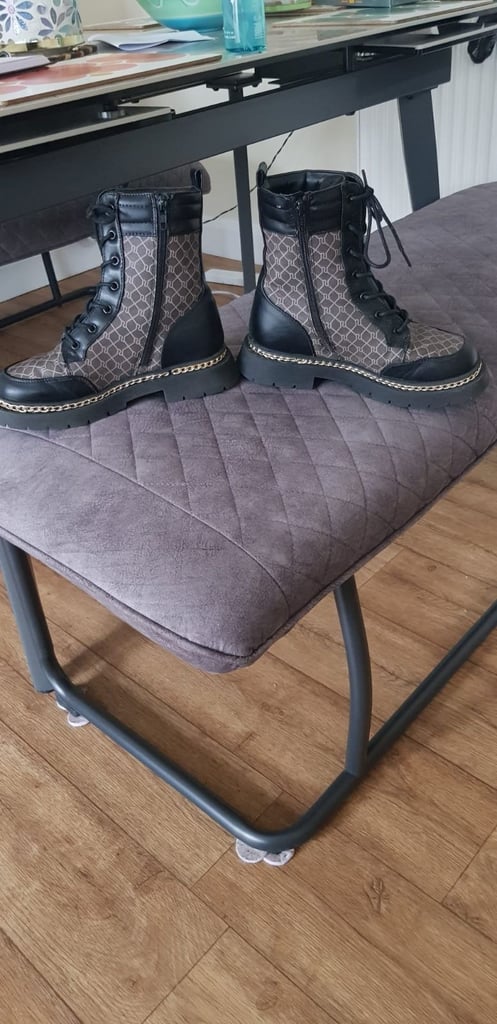 image for Girls boots