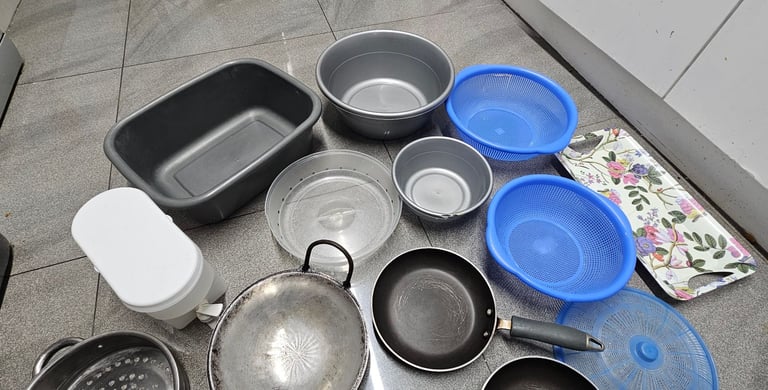 Large Bundle of Kitchen items