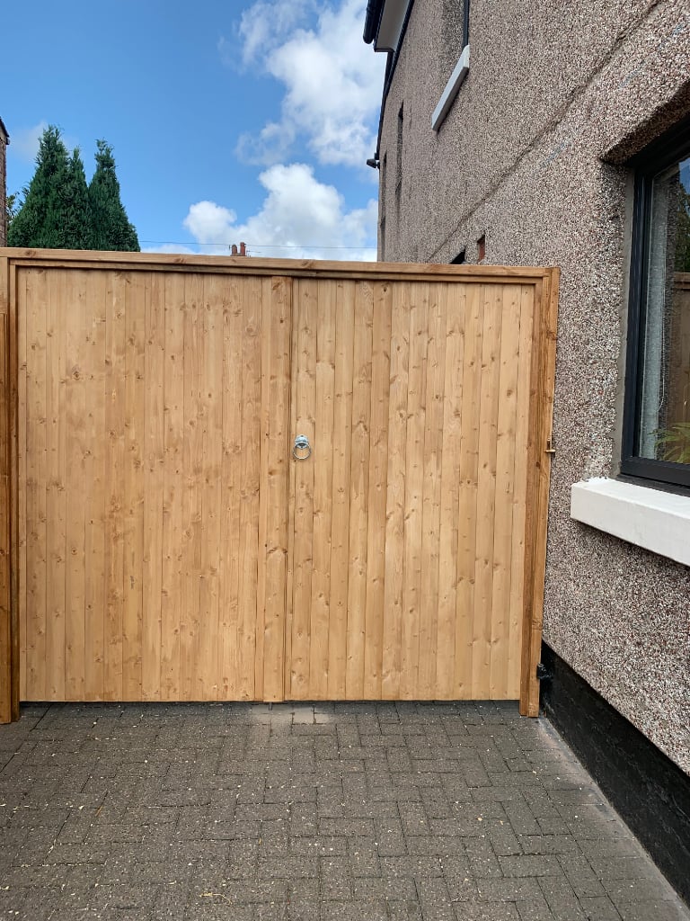 Made to measure timber gates 