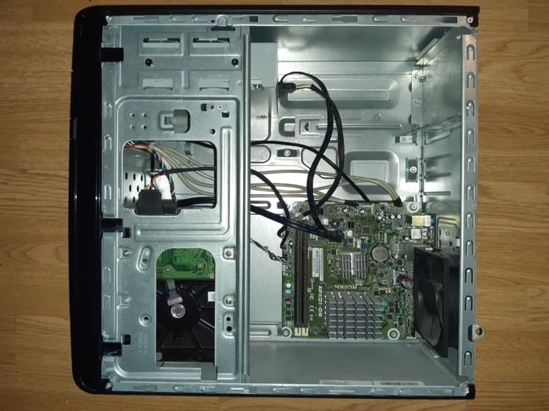 HP Compaq Desktop PC - AMD 1.4GHz CPU, 4GB RAM, 500GB SATA HDD, DVD