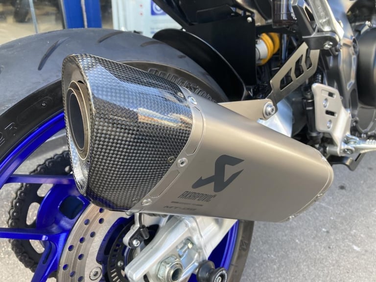 YAMAHA MT-09SP 2022 - FSH - AKRAPOVIC - HEATED GRIPS - TAIL TIDY + MORE
