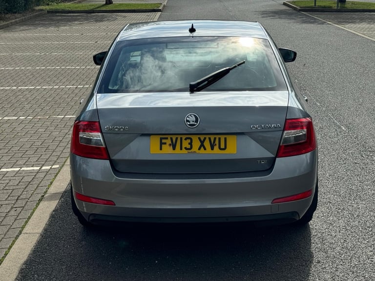 2013 Skoda Octavia 1.6 TDI CR Elegance 5dr DSG HATCHBACK Diesel Automatic