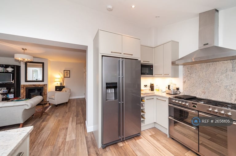 4 bedroom house in Glentanner Way, London, SW17 (4 bed) (#2656105)