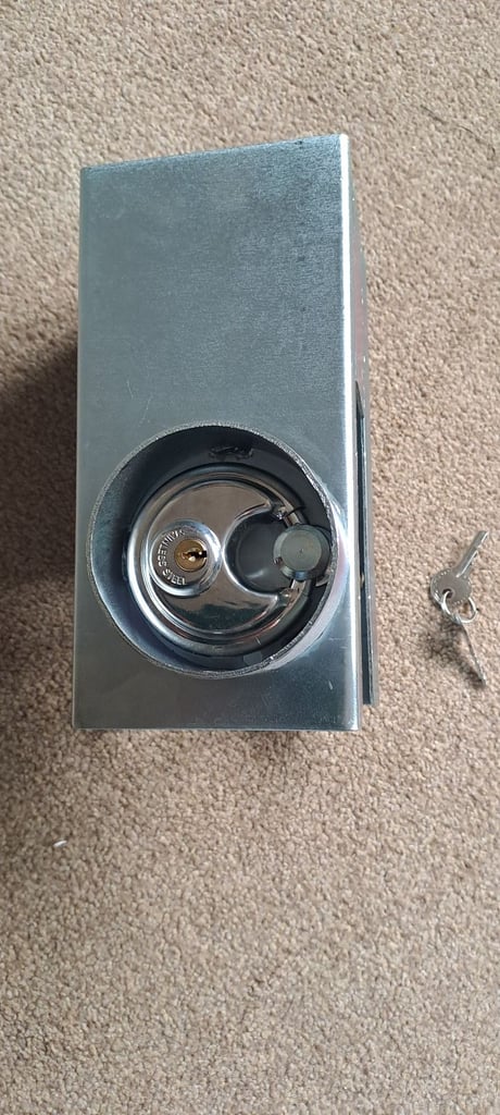 Trailer Coupling Safe Hitch Lock BOX Enclosed Padlock