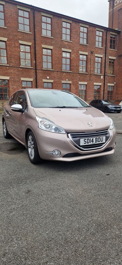 Peugeot, 208, Hatchback, 2014, Manual, 1199 (cc), 3 doors