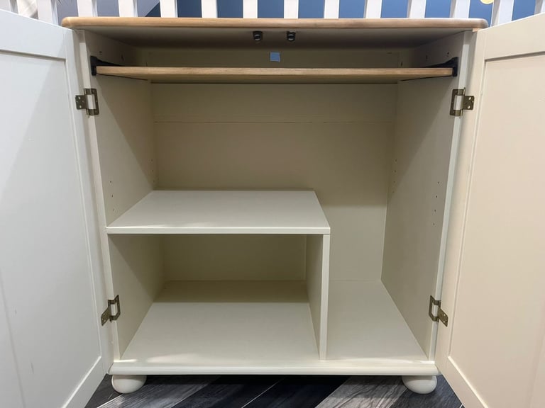 Computer Workstation/Storage/Desk - Pine: