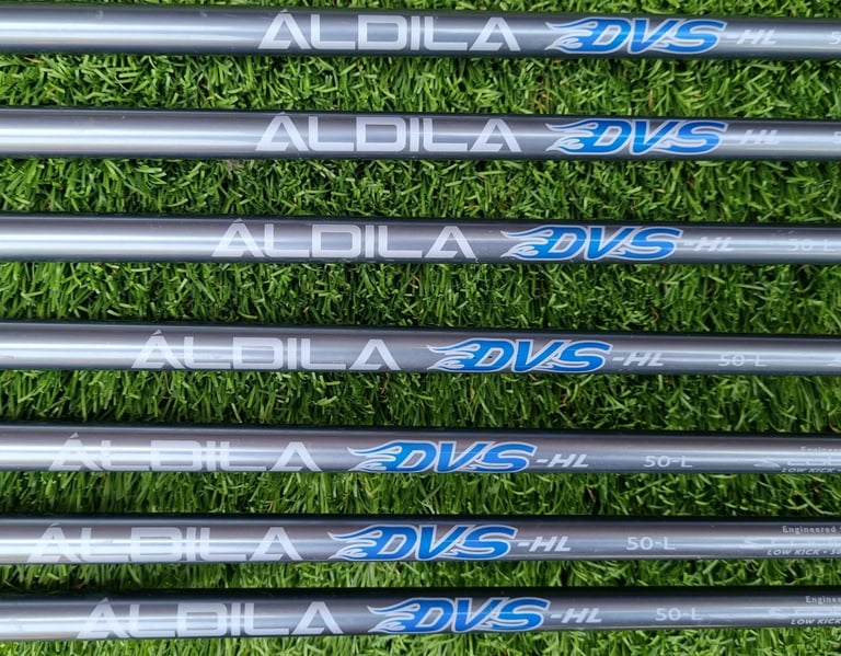 KING COBRA SZ - Lite flex Graphite 5-SW, Cobra OFFSET 3-5-7, putters x2 & trolley bag