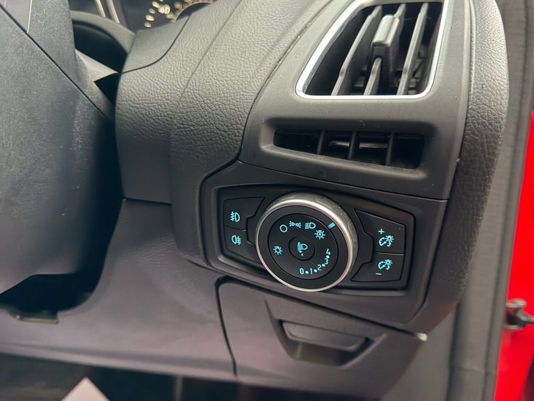 2018 Ford Focus 1.0T EcoBoost Titanium Hatchback 5dr Petrol Auto Euro 6 (s/s) (125 ps) Hatchback ...