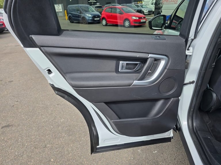2018 Land Rover Discovery Sport 2.0 TD4 Landmark SUV 5dr Diesel Auto 4WD Euro 6 (s/s) (180 ps) ES...