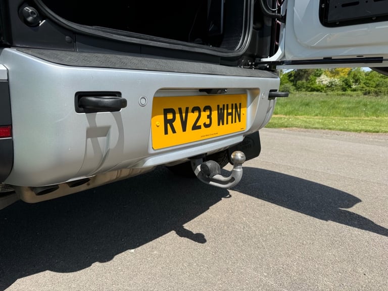 2023 Land Rover Defender 90 3.0 D250 MHEV Hard Top Fuji White - 14,825 Miles 