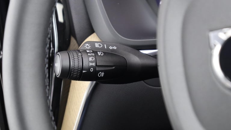  Volvo XC60 T6 AWD PHEV Plus Dark (360 Camera, Harman/Kardon, Adaptive Cruise) Petrol/Electric Hy...