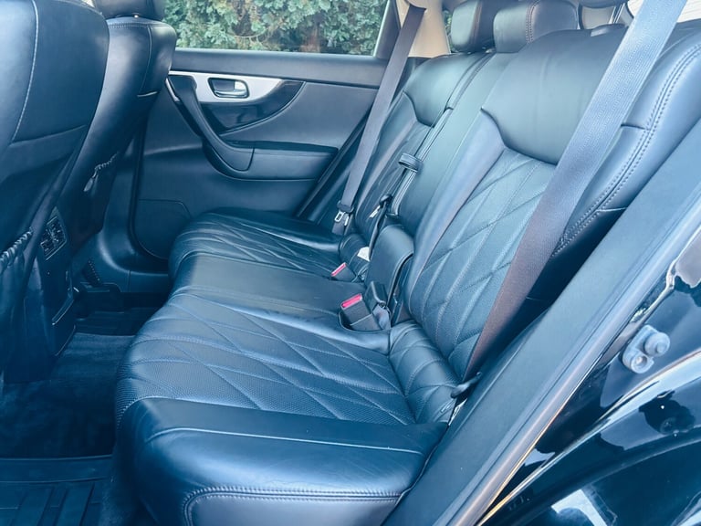 2014 Infiniti QX70 3.0d GT 5dr Auto ESTATE Diesel Automatic