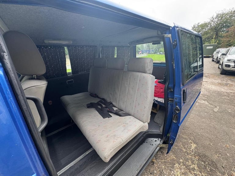 VOLKSWAGEN TRANSPORTER 2.5 2002
