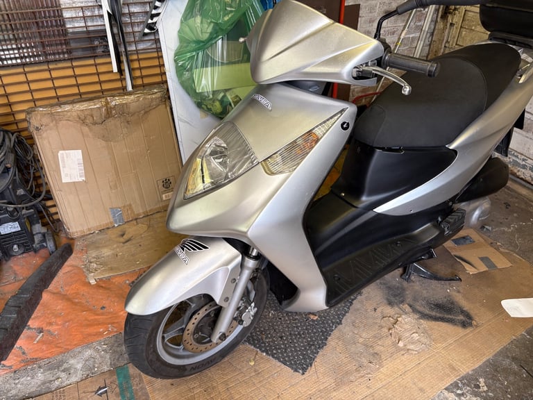 Honda ses dylan 125