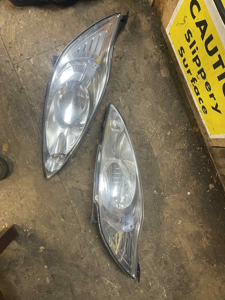 Ford Ka Headlights x 2 - 2012 model