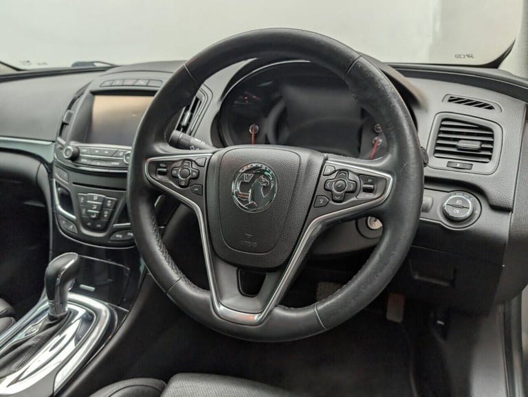 2016 Vauxhall Insignia 2.0 CDTi Elite Nav Hatchback 5dr Diesel Auto Euro 6 (170 ps) - PARKING SEN...