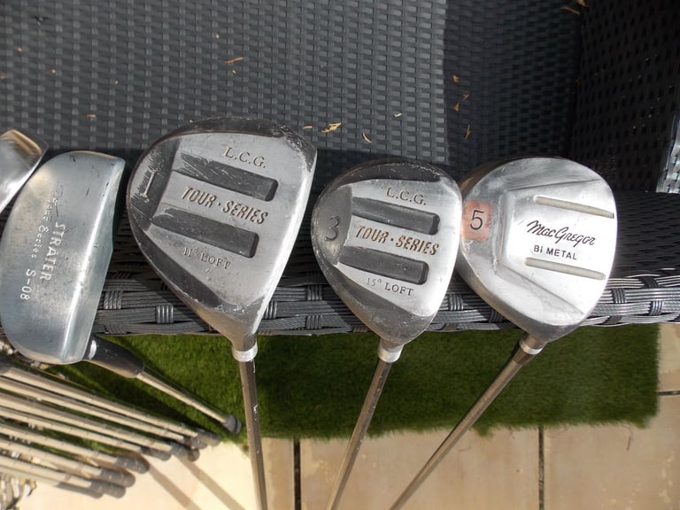 Mens Right Handed Knight Tour Series Golf Club Set + Bag, Balls and Tees