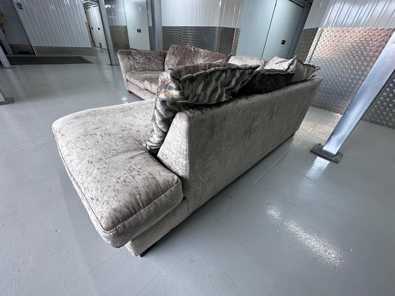 Great Velvet Corner Sofa - DELIVERY OPTION