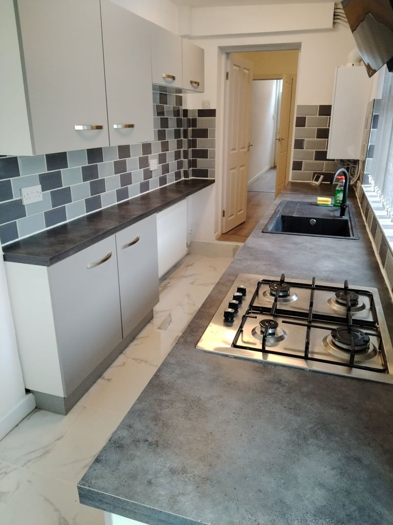 Refurbished 2 bedroom terraced property in Stoke