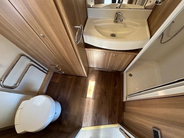 2012 STERLING DIAMOND ELITE COMPACT TOURING CARAVAN