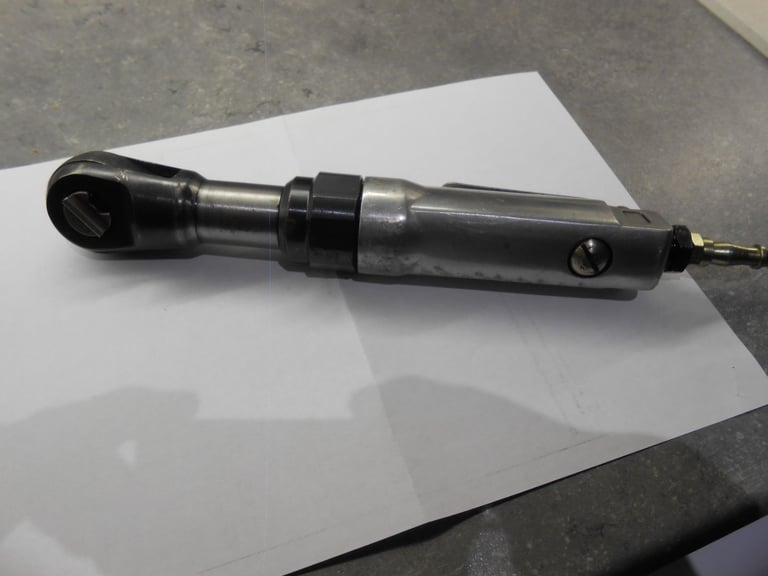 AIR RATCHET 1/2 INCH DRIVE.