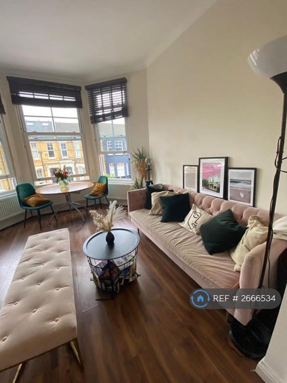 2 bedroom flat in Thistlewaite Road, London, E5 (2 bed) (#2666534)