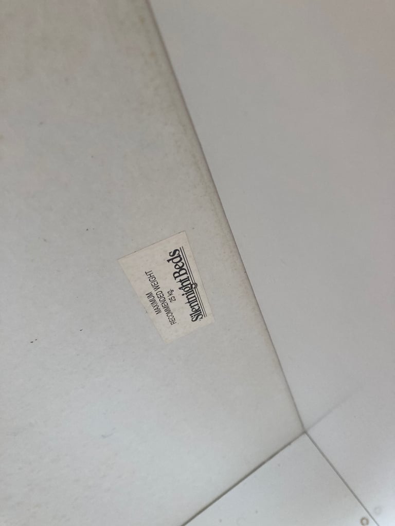 FREE Single silent night bed with 2 drawers 