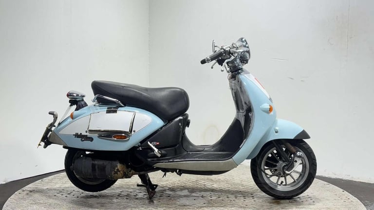 Aprilia Mojito 2005 NON RUNNING PROJECT BIKE SPARES OR REPAIR 125CC SCOOTER