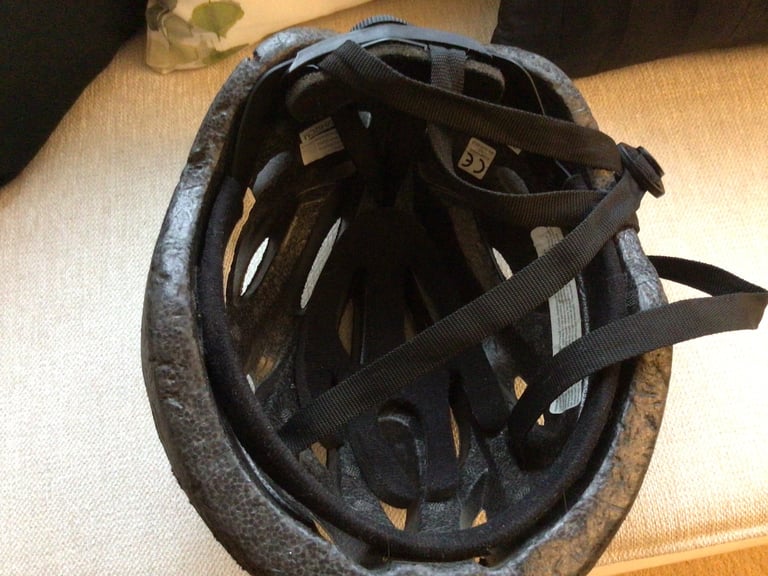 Bike Helmet Halfords Size Adult Large 58-62 CM. Excellent Condition