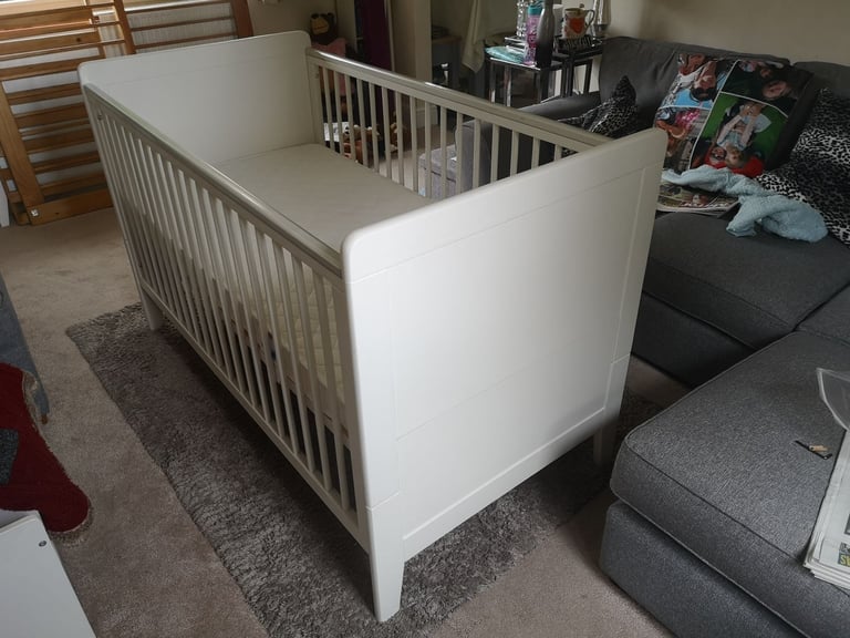 Mamas and Papas Coastline cot and junior bed