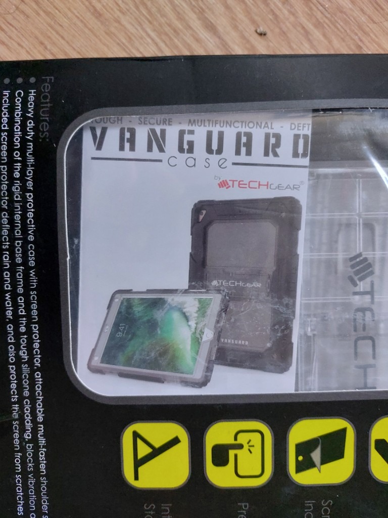 Apple iPad 7 Vanguard cover 10.2 inch Black/Clear