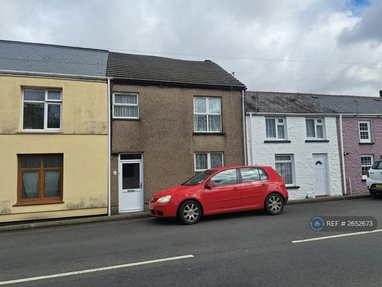 3 bedroom house in Cwmamman Road, Garnant, Ammanford, SA18 (3 bed) (#2652673)