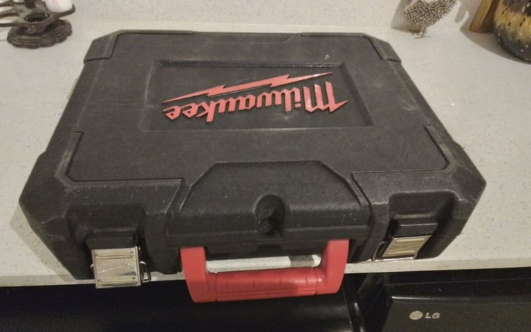 image for MILWAUKEE M18 BPP2C-402C TOOL SET CASE