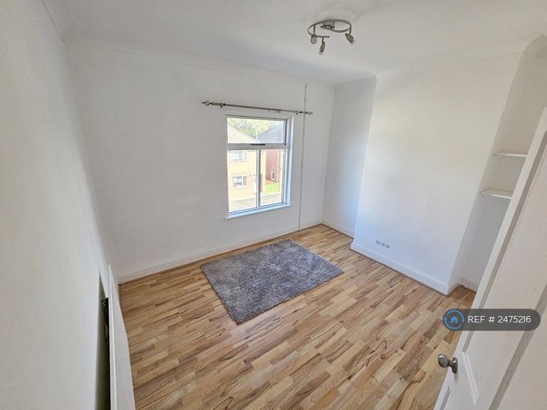 2 bedroom house in Saturn Road, Stoke-On-Trent, ST6 (2 bed) (#2475216)