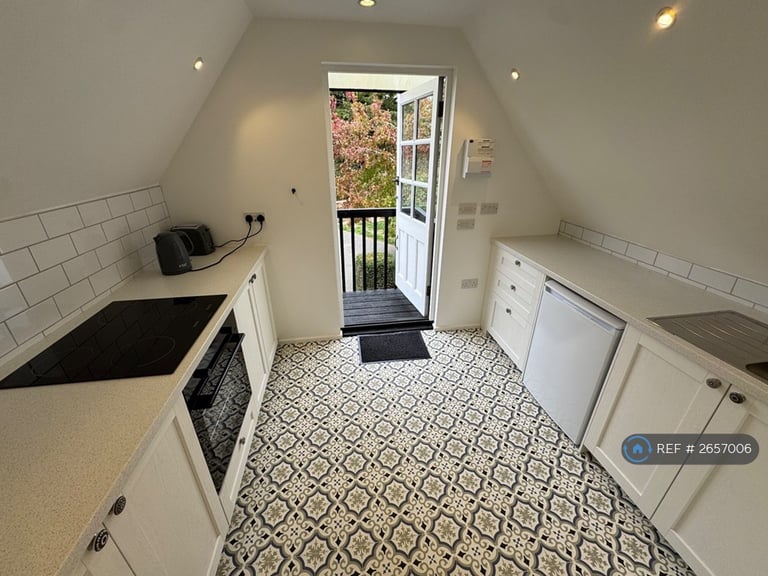 Studio flat in Western Road, Witham, CM8 (#2657006)