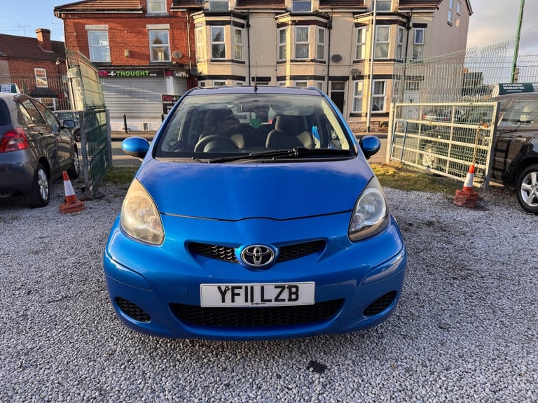 2011 Toyota AYGO 1.0 VVT-i Blue 5dr HATCHBACK Petrol Manual