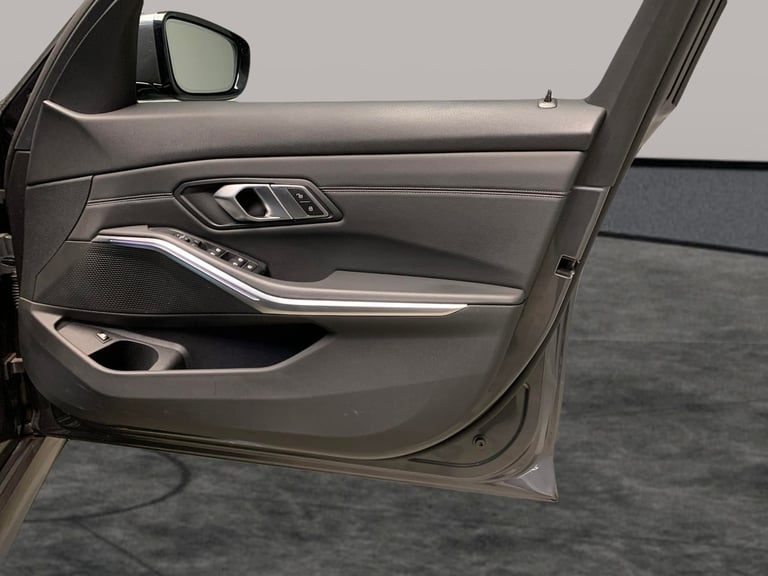 2020 BMW 3 Series 2.0 330e 12kWh M Sport Saloon 4dr Petrol Plug-in Hybrid Auto Euro 6 (s/s) ( Sal...