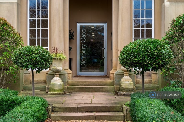 2 bedroom flat in Didsbury Gate, Manchester, M20 (2 bed) (#2262159)