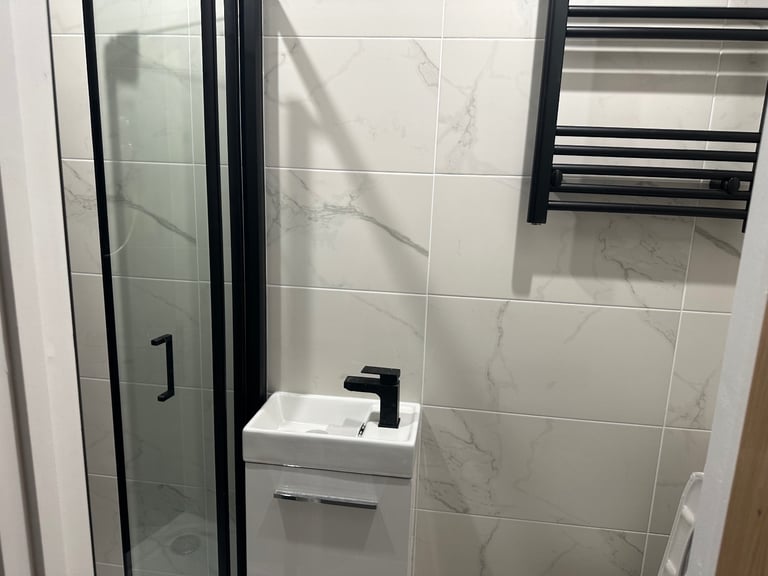 A one bedroom Studio is available to rent in Greenford UB6