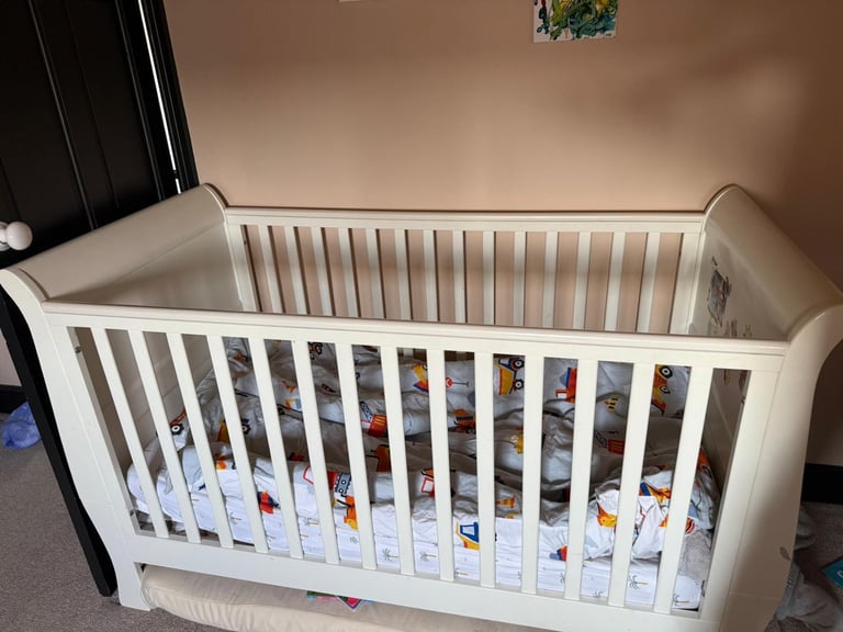 Mamas and papas sleigh cot bed 