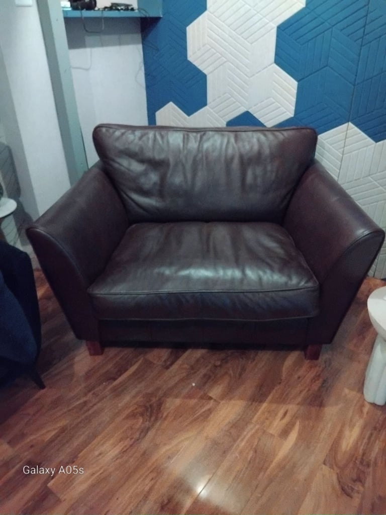 Leather love chair