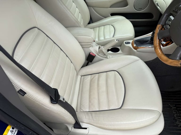 2010 Jaguar X-Type 2.2 X-Type Sovereign  Auto 4dr Saloon Diesel Automatic