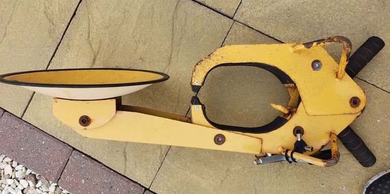 Wheel clamp