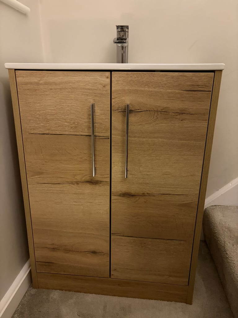 HUDSON REED JUNO 600MM FLOOR STANDING 2-DOOR VANITY & BASIN 2 - AUTUMN OAK & TAP