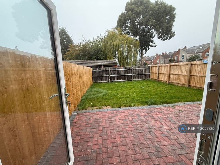 3 bedroom house in Cody Court, Silverdale Close, CV2 (3 bed) (#2657729)